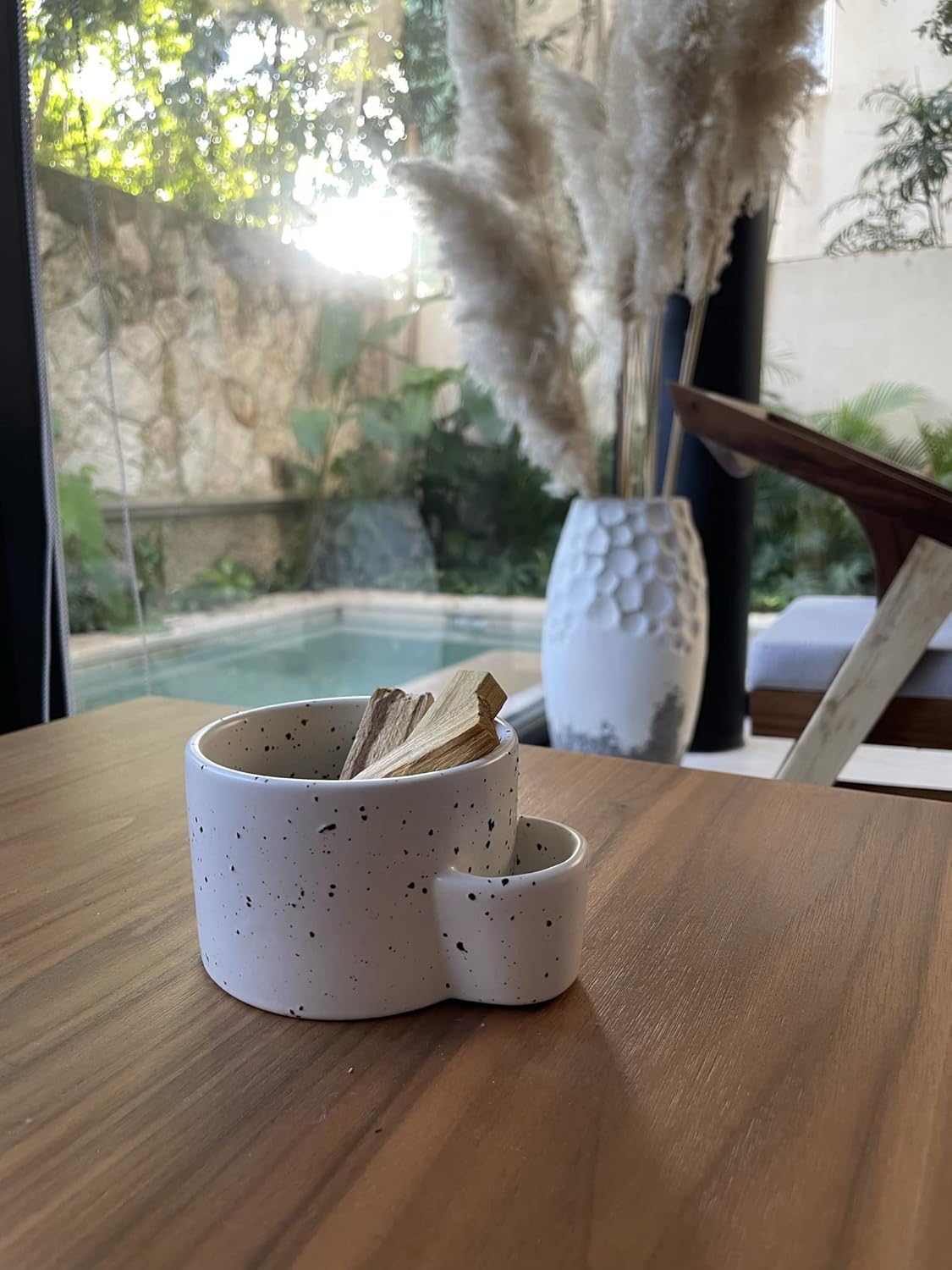 Bursera White Ceramic Bowl with Side Slot